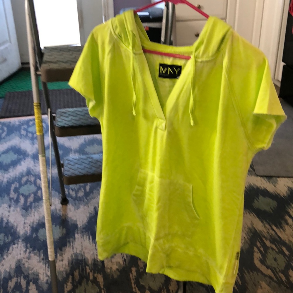 Short sleeve hoodie
